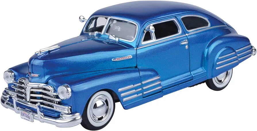 Motormax 124 1948 Chevy Aerosedan Fleetline Vehicle(Colors May Vary)